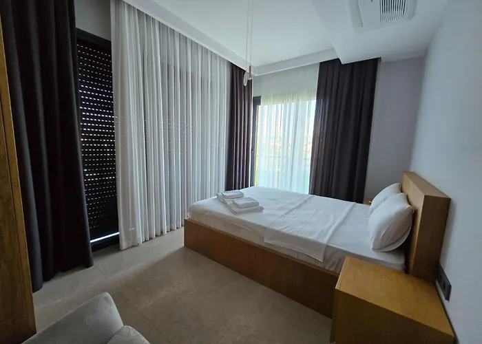 Villa Ayayorgi Süper Lüks Havuzlu *