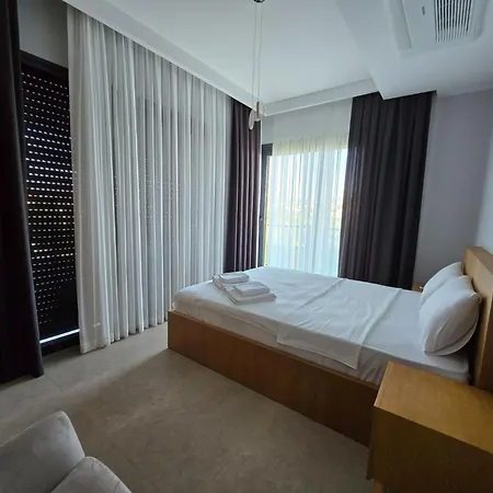 Villa Ayayorgi Sueper Lueks Havuzlu *