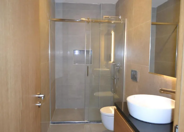 Ayayorgi Sueper Lueks Havuzlu Çeşme