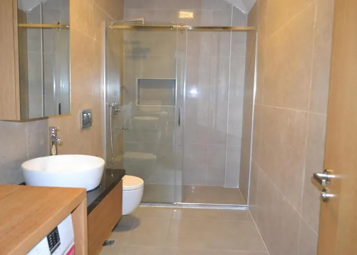 Ayayorgi Sueper Lueks Havuzlu Villa *